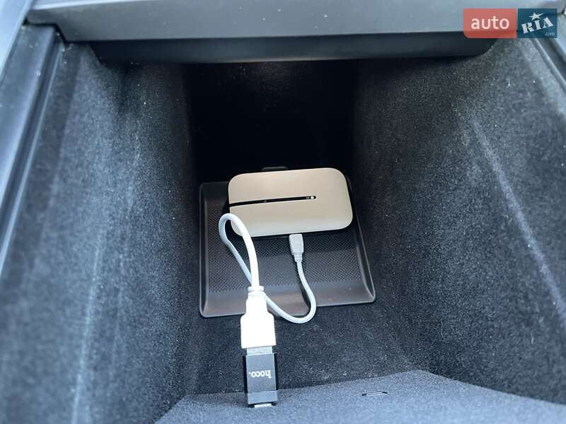 Седан Tesla Model 3 2021 в Кременчуге