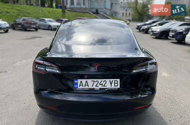 Седан Tesla Model 3 2019 в Киеве