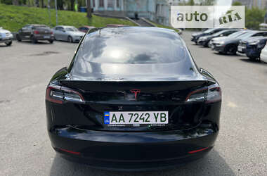 Седан Tesla Model 3 2019 в Киеве