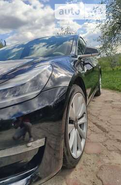 Седан Tesla Model 3 2018 в Долине