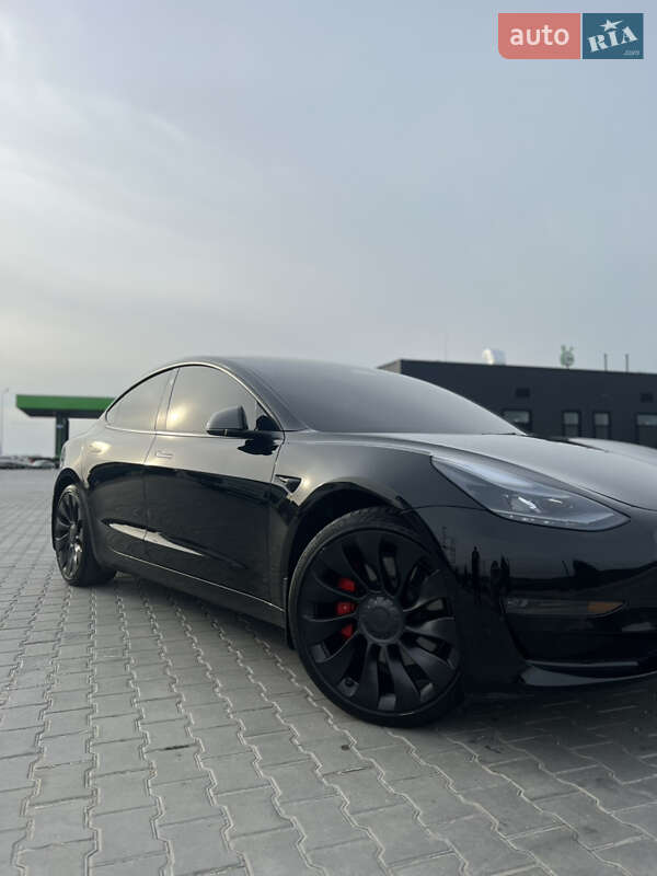 Седан Tesla Model 3 2022 в Виннице