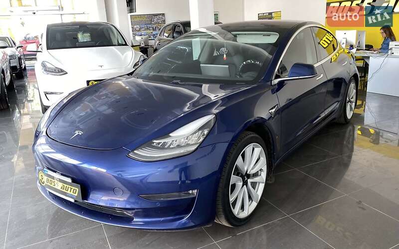 Седан Tesla Model 3 2018 в Шептицькому