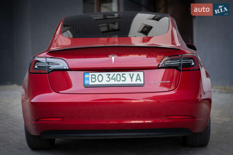 Седан Tesla Model 3 2018 в Кременці