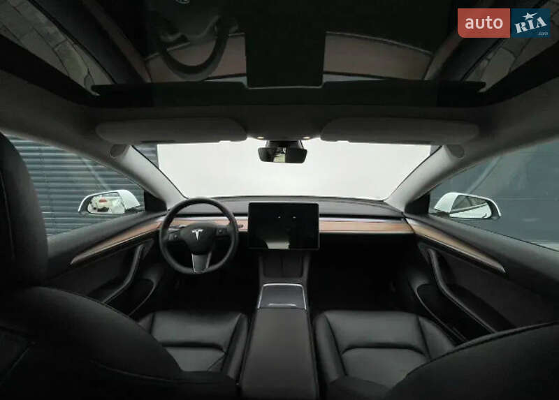 Седан Tesla Model 3 2021 в Києві