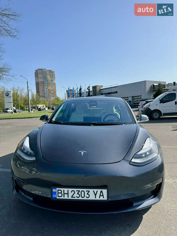 Седан Tesla Model 3 2019 в Одесі