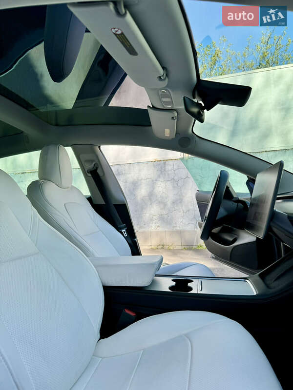 Седан Tesla Model 3 2019 в Одессе
