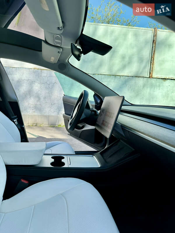 Седан Tesla Model 3 2019 в Одессе