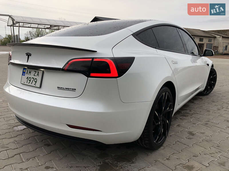 Седан Tesla Model 3 2019 в Хорошеве