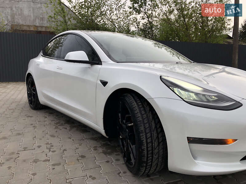 Седан Tesla Model 3 2019 в Хорошеве