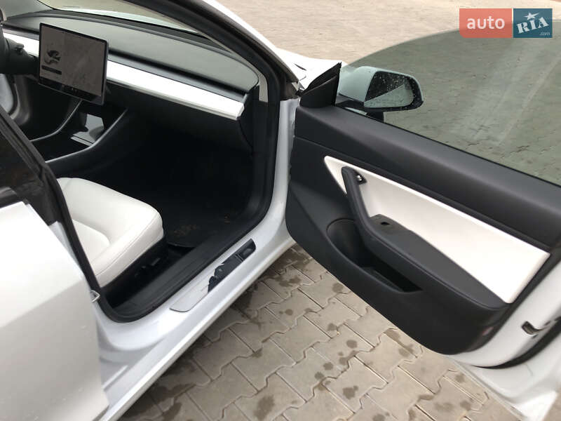 Седан Tesla Model 3 2019 в Хорошеве