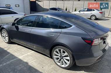 Седан Tesla Model 3 2019 в Харкові