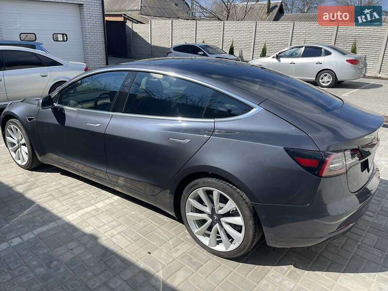 Седан Tesla Model 3 2019 в Харкові