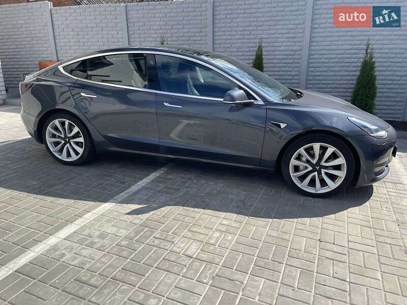 Седан Tesla Model 3 2019 в Харкові
