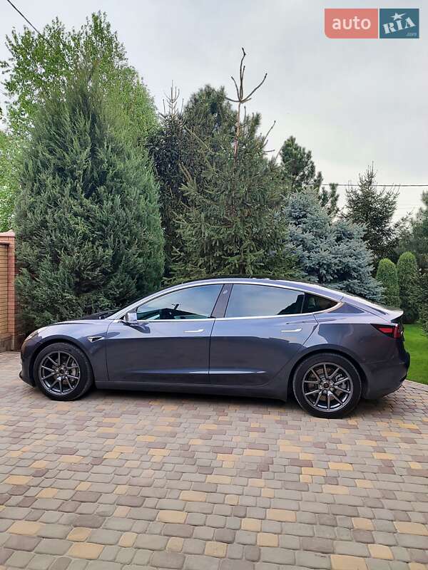 Седан Tesla Model 3 2019 в Запоріжжі