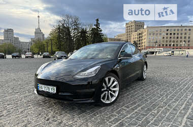 Седан Tesla Model 3 2018 в Харькове