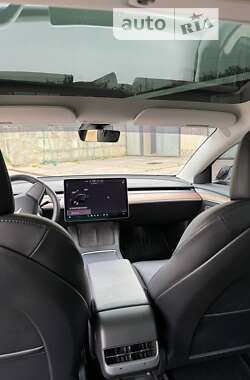 Седан Tesla Model 3 2021 в Харкові