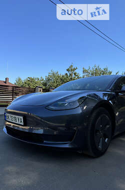 Седан Tesla Model 3 2022 в Ровно