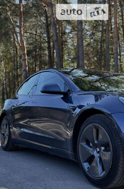 Седан Tesla Model 3 2022 в Ровно