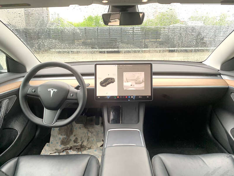 Седан Tesla Model 3 2021 в Киеве