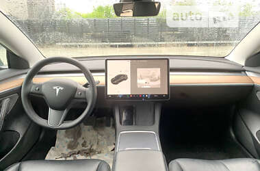 Седан Tesla Model 3 2021 в 
