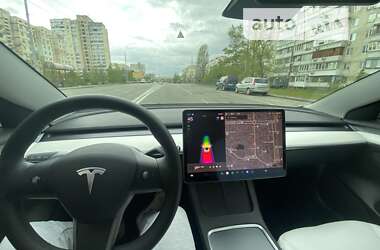 Седан Tesla Model 3 2022 в Києві