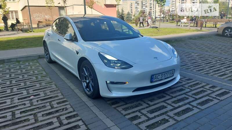 Седан Tesla Model 3 2022 в Луцьку