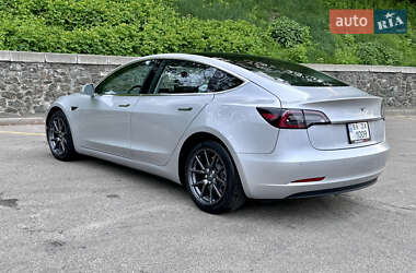 Седан Tesla Model 3 2018 в Києві