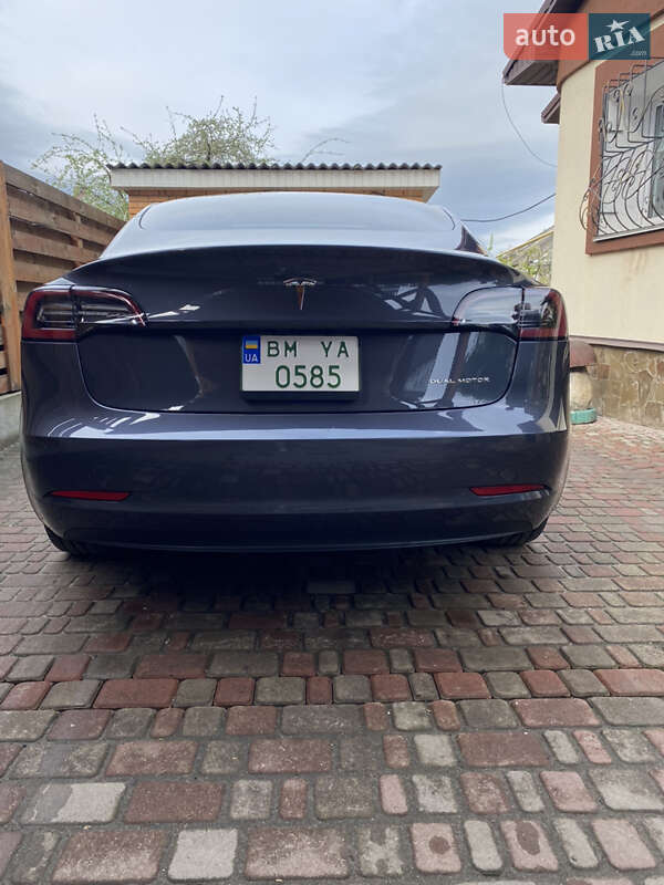 Седан Tesla Model 3 2022 в Ромнах