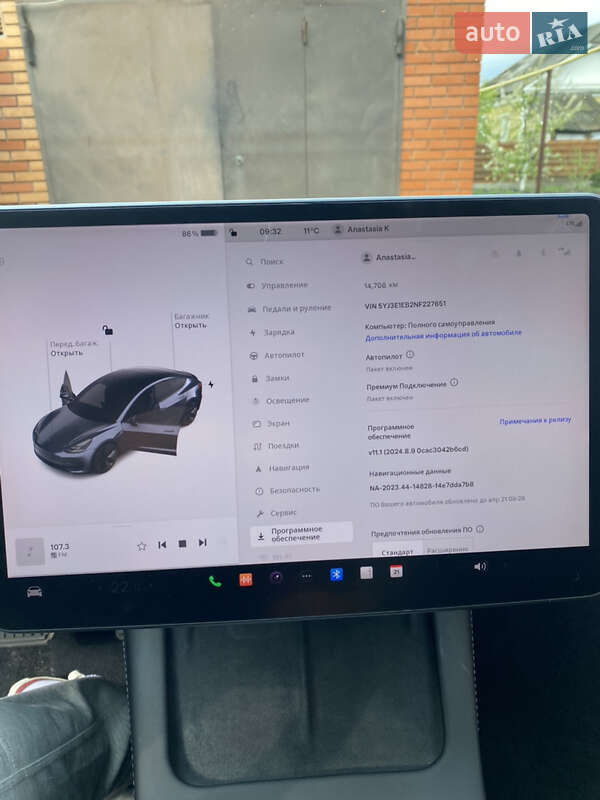 Седан Tesla Model 3 2022 в Ромнах