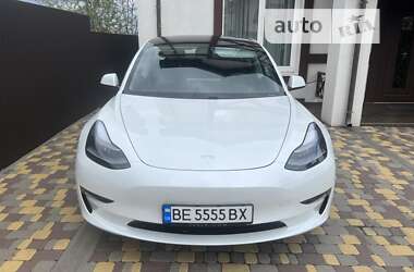 Седан Tesla Model 3 2021 в Киеве