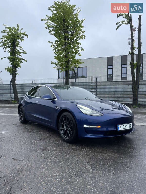 Tesla Model 3 2020