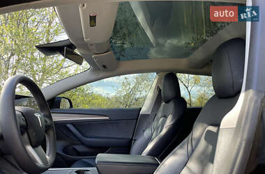Седан Tesla Model 3 2021 в Рівному