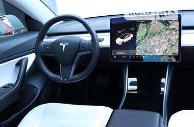 Седан Tesla Model 3 2020 в Житомире
