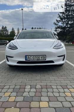 Седан Tesla Model 3 2020 в Києві