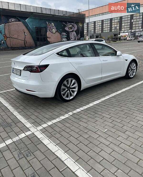 Седан Tesla Model 3 2020 в Киеве фото 14 Седан Tesla Model 3 2020 в Киеве