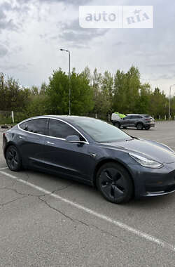 Седан Tesla Model 3 2020 в Киеве