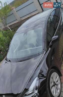 Седан Tesla Model 3 2021 в Виннице