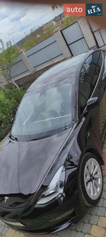 Седан Tesla Model 3 2021 в Виннице