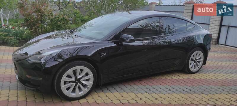 Седан Tesla Model 3 2021 в Виннице