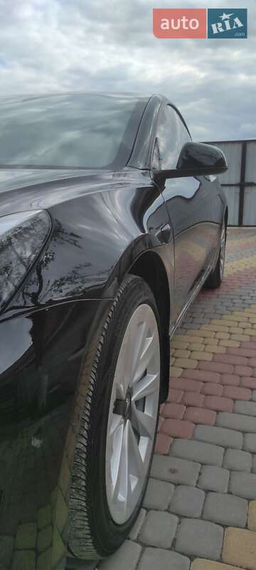 Седан Tesla Model 3 2021 в Виннице