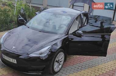 Седан Tesla Model 3 2021 в 