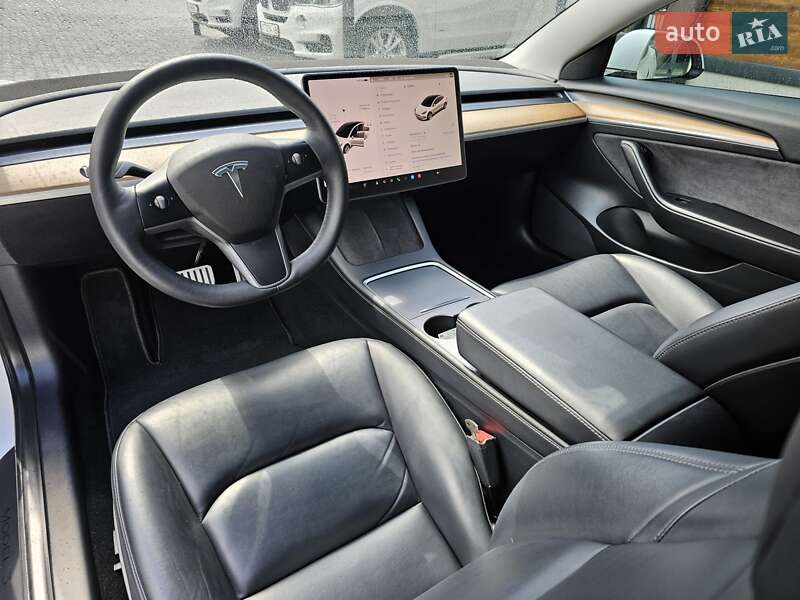 Седан Tesla Model 3 2021 в Коломиї