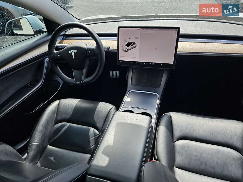 Седан Tesla Model 3 2021 в Коломиї