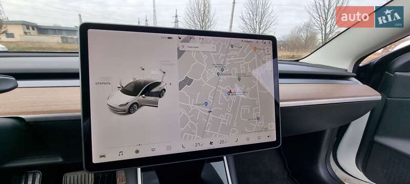 Седан Tesla Model 3 2020 в Чернівцях