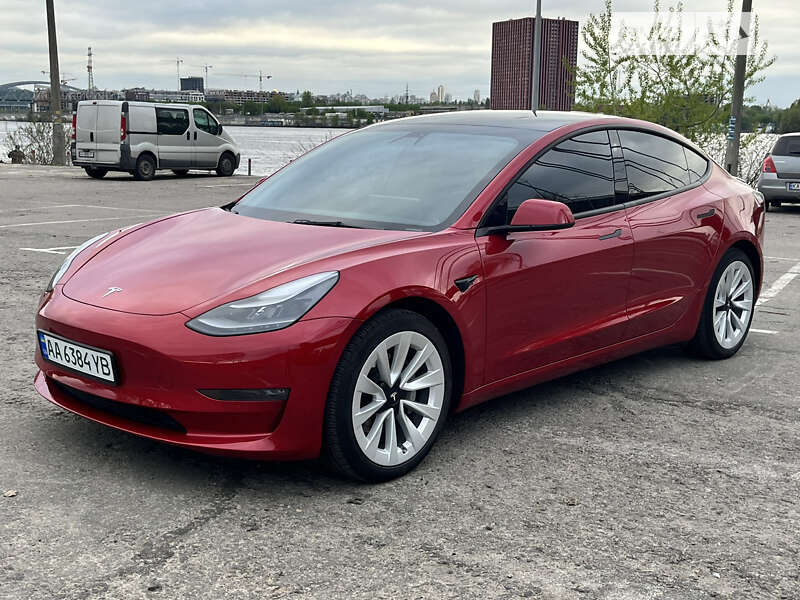 Седан Tesla Model 3 2022 в Києві