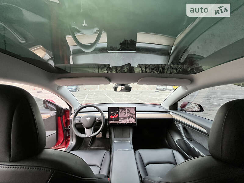 Седан Tesla Model 3 2022 в Києві