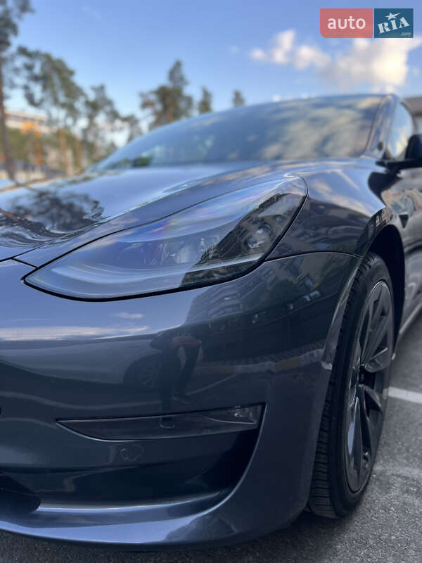 Седан Tesla Model 3 2021 в Києві