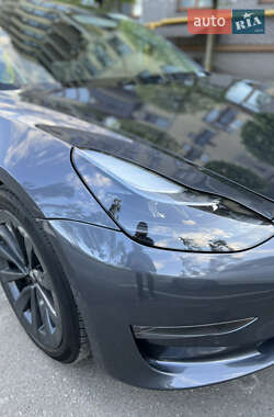 Седан Tesla Model 3 2021 в Киеве