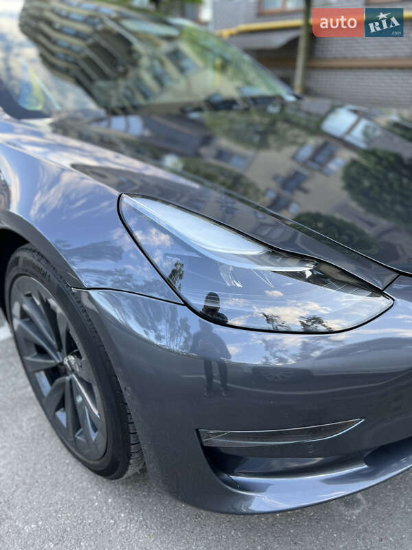 Седан Tesla Model 3 2021 в Києві