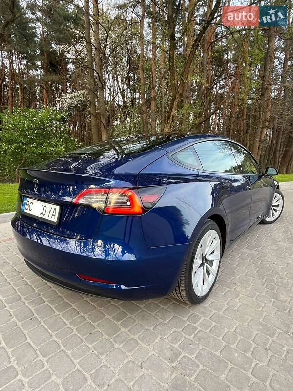 Седан Tesla Model 3 2022 в Львове